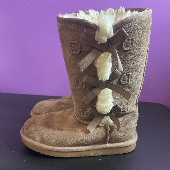 Girls Ugg Boots - Picture 1 of 9